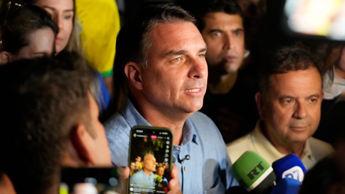ba04ebed-flavio-bolsonaro-410 - onews.gr ba04ebed-flavio-bolsonaro-410